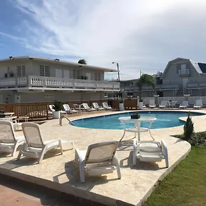 https://full-moon-hotel-restaurant.comcaribbean.com